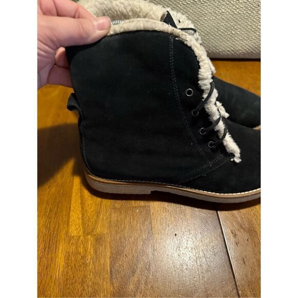 Rinascimento Womens Suede and Sherpa Black Boots Made in Italy Size US 6 EU 37 - Picture 8 of 12
